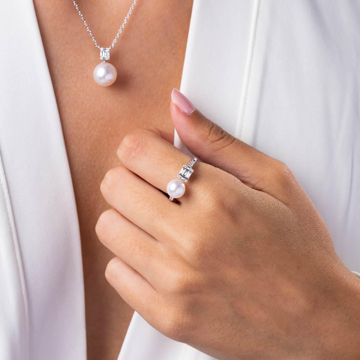 Starlight 18K Gold Pearl and Diamond Horizon Ring