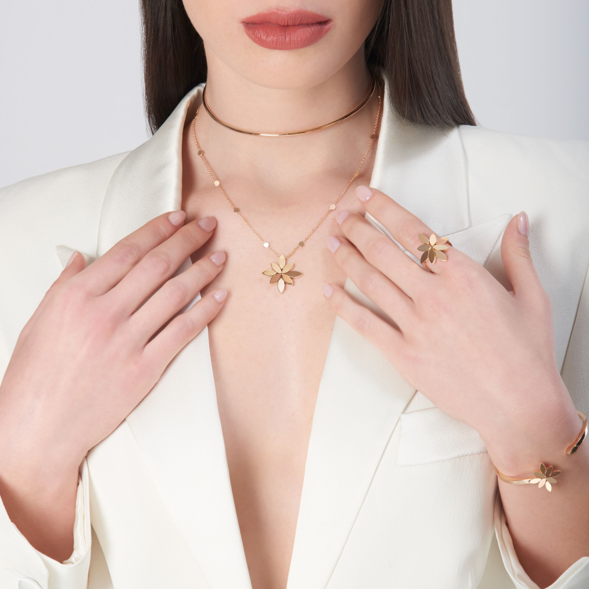 Ghirlanda Luce Di Loto Necklace