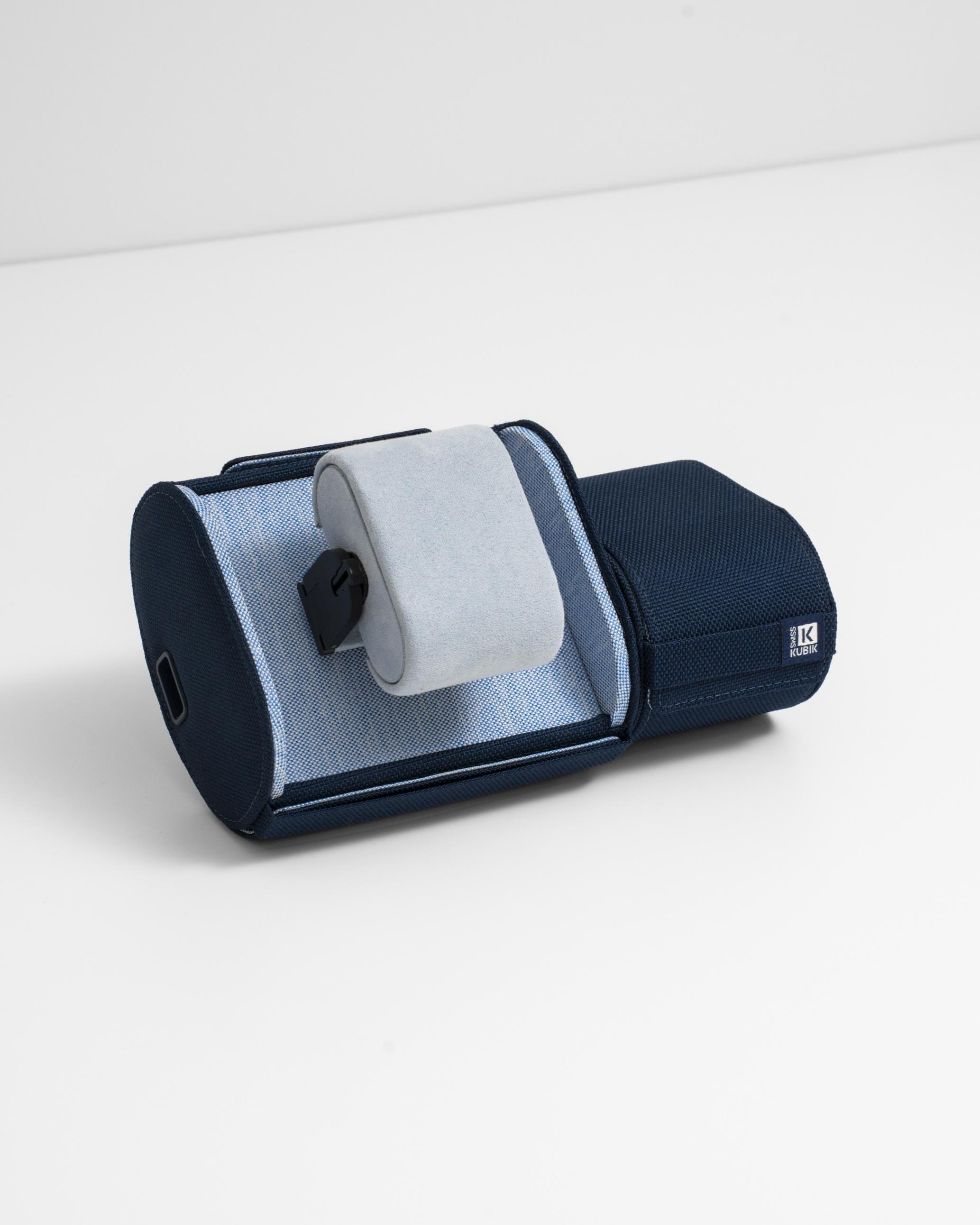navy-blue-travel