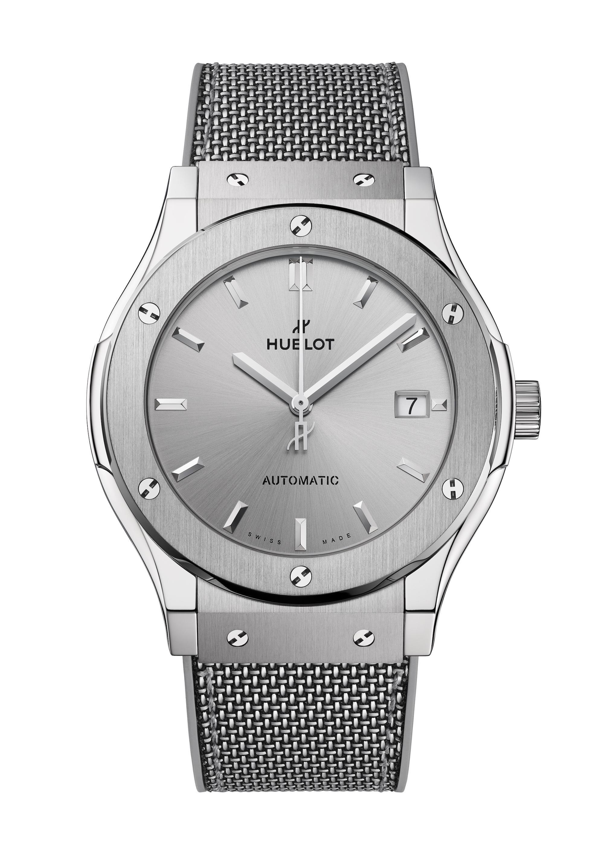 Hublot Classic Fusion Essential Grey 45 mm watch, reference 511.NX.5610.NR.HEC24